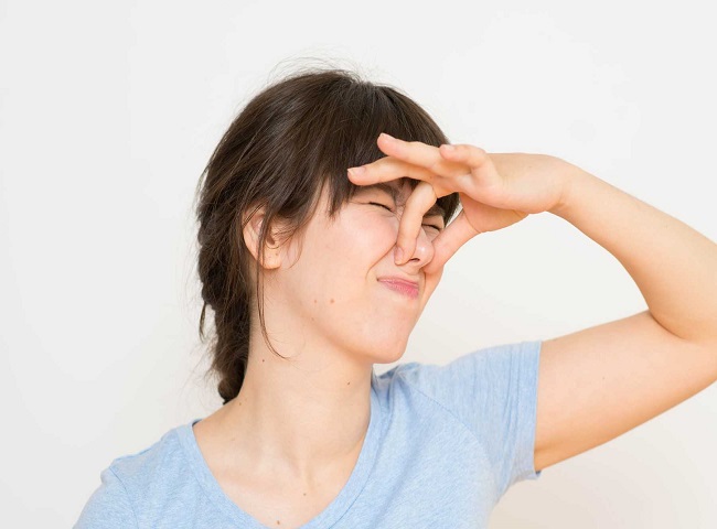 C&aacute;ch khử m&ugrave;i khai tr&ecirc;n nệm cũ